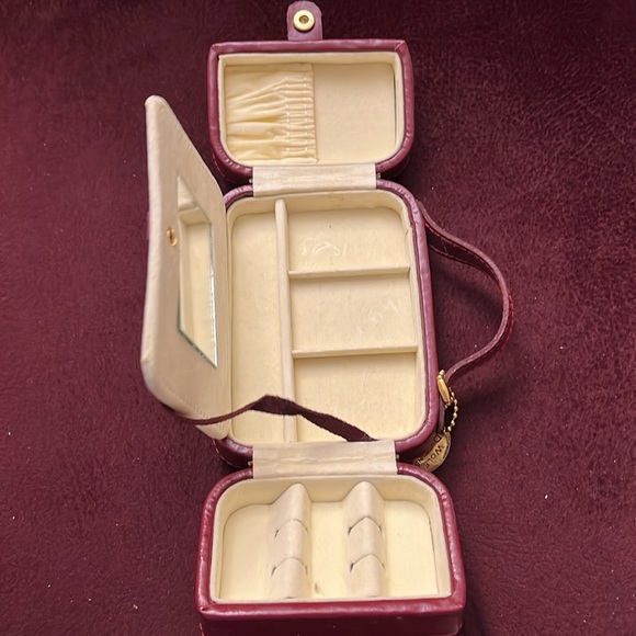 Wolf Designs Leather Travel Jewelry Box **Never Used** - Picture 5 of 5